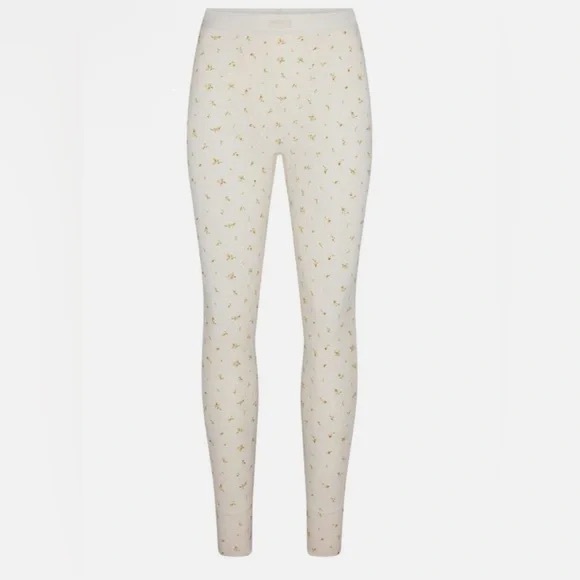 NWT: SKIMS Ribbed Leggings with Marigold Rosebud Print PJs - Picture 3 of 7
